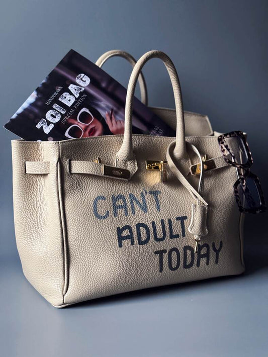 Béžová kožená designová kabelka Zoi Bag s nápisem "Can't adult today"