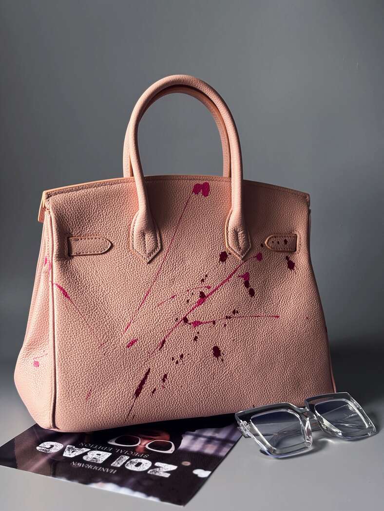 Originální růžová kožená kabelka Zoi Bag s nápisem "Can't adult today" zezadu