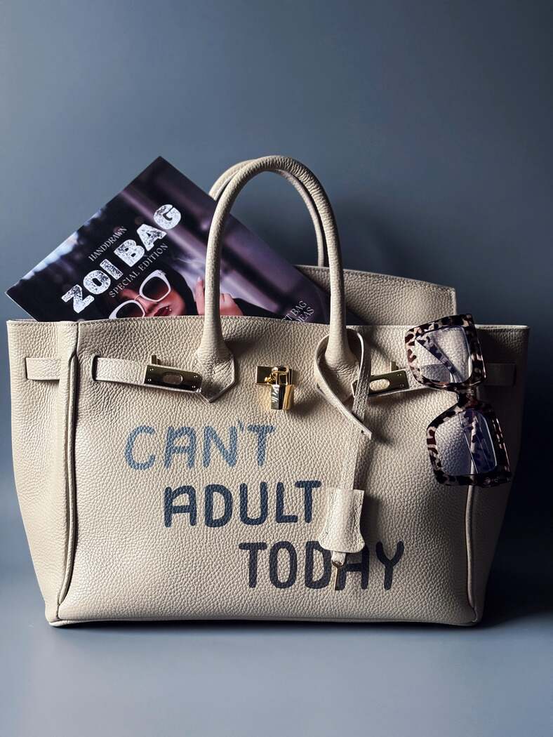 Béžová kožená velká kabelka Zoi Bag s nápisem "Can't adult today"