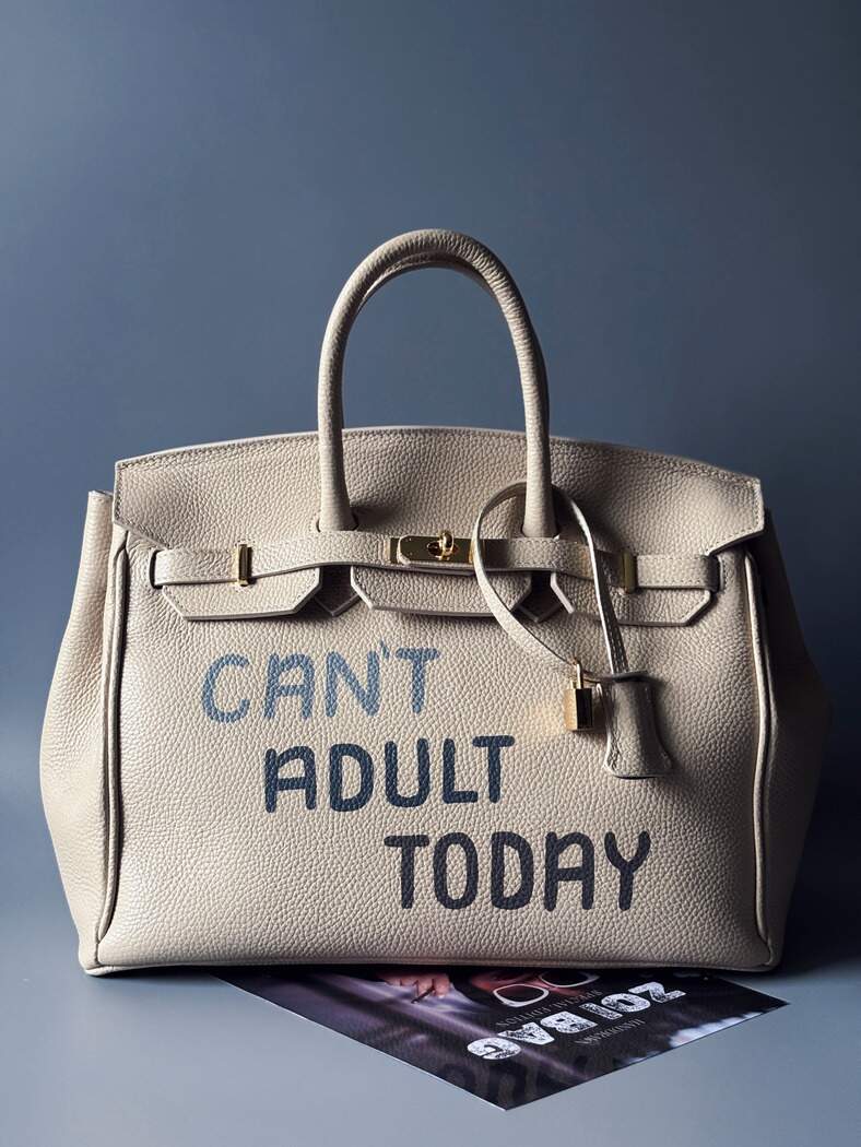 Béžová shopper kabelka Zoi Bag z kůže s nápisem "Can't adult today"