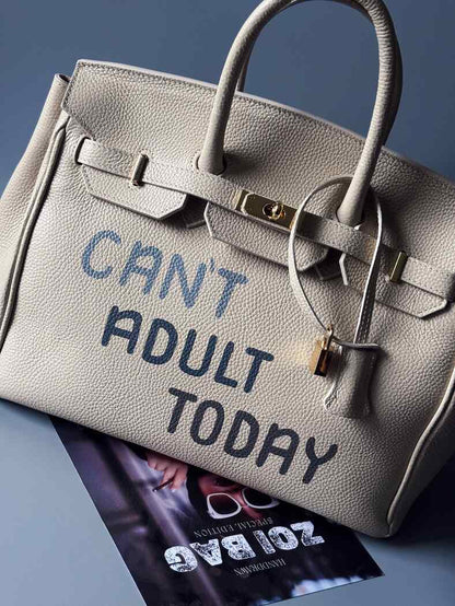 Shopper béžová kabelka Zoi Bag z kůže s nápisem "Can't adult today"