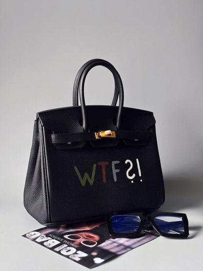 Černá art kožená kabelka Zoi Bag z edice "One Time Love" z boku