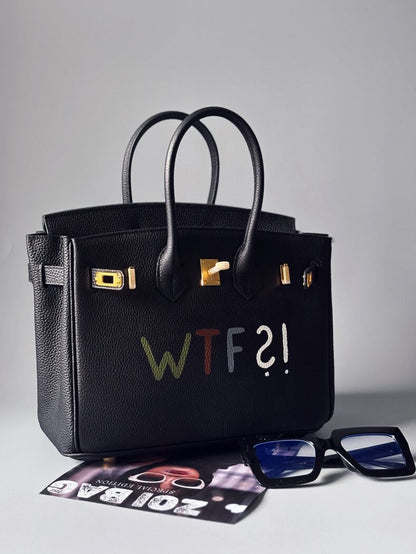 Designová kožená kabelka Zoi Bag s nápisem "WTF" v černé barvě
