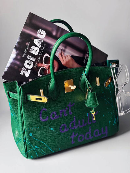 Zelená designová kabelka Zoi Bag z kůže s nápisem "Can't adult today"