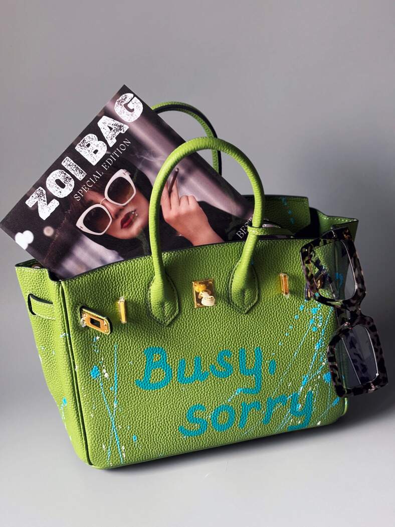 Unikátní originální kožená kabelka Zoi Bag s nápisem "Busy, sorry"